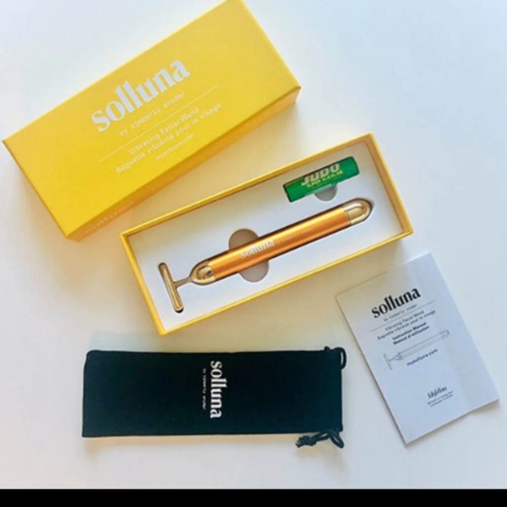 Facial tool